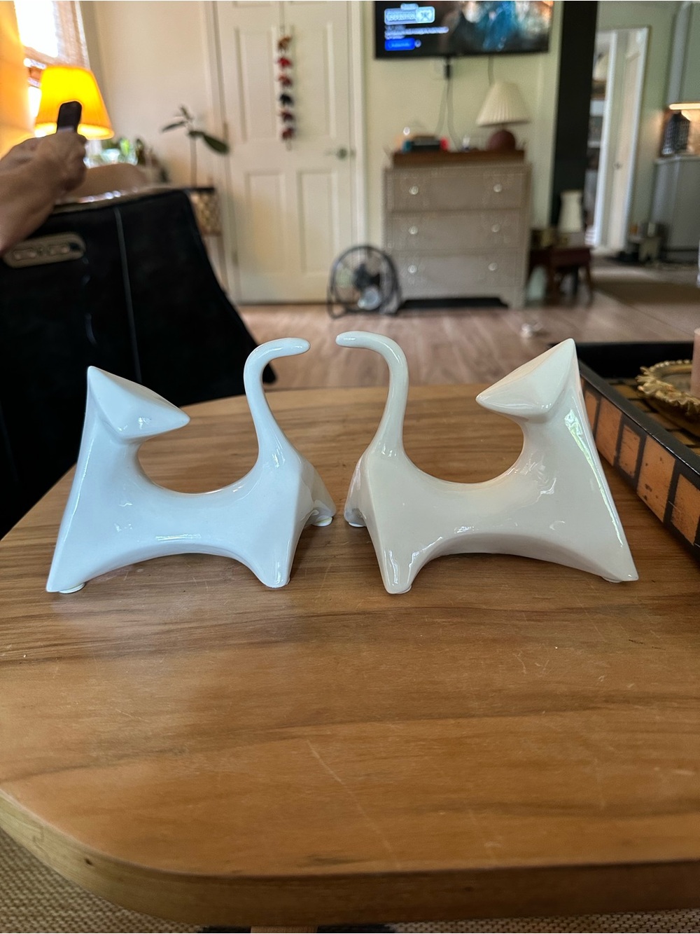 White Ceramic minimalist Cat Figurine Pair ring holder decor - Picture 5 of 9